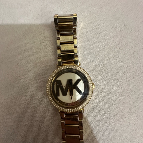 Michael Kors Parker MK5865 Women Rose Gold Analog Dial Quartz Wrist Watch NUL39